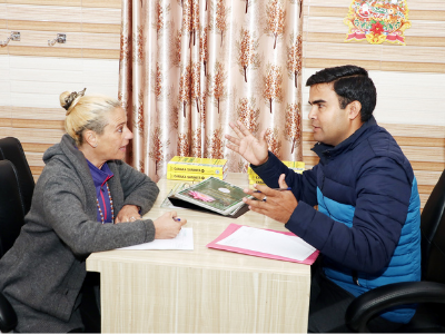 Dr Deepak Saklani Consulting Student in his Kasturi5 Ayuryogsala